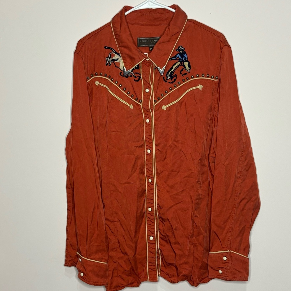 Double D Ranch button up with great detail